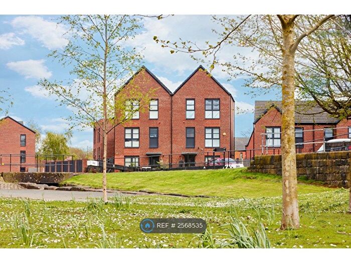 4 Bedroom Semi-Detached House To Rent In Bourdon Street, Manchester, M40
