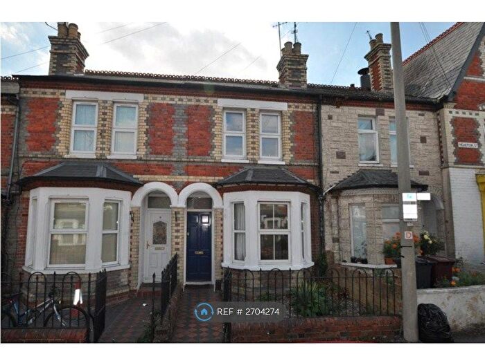 3 Bedroom Terraced House To Rent In Highgrove Street, Reading, RG1