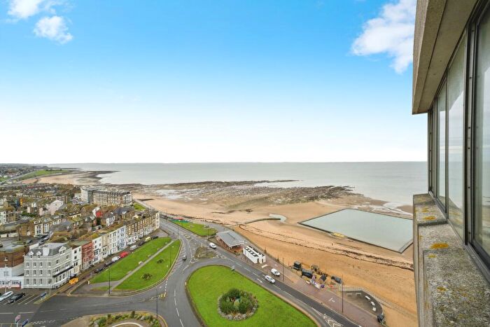 2 Bedroom Apartment For Sale In All Saints Avenue, Margate, CT9