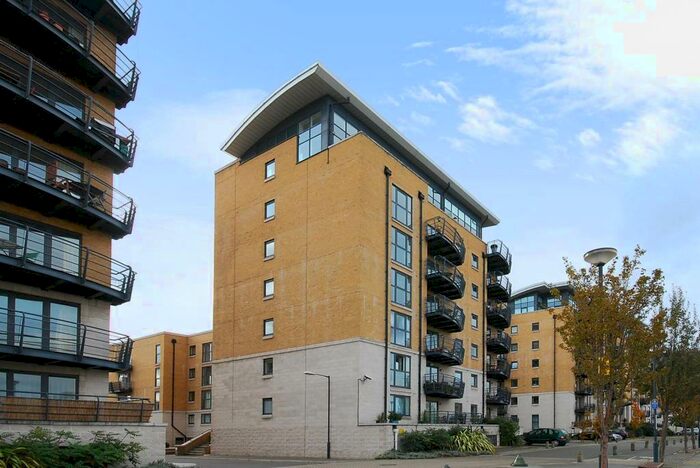2 Bedroom Flat To Rent In Thistley Court, Deptford, London, SE8