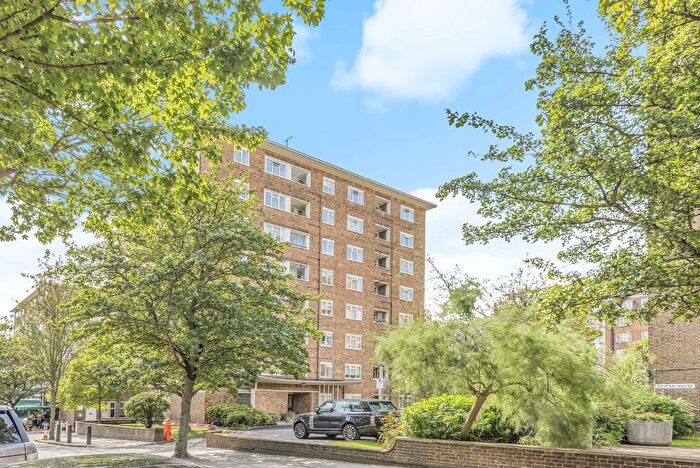 3 Bedroom Flat To Rent In Wellington Road, St. John's Wood, NW8