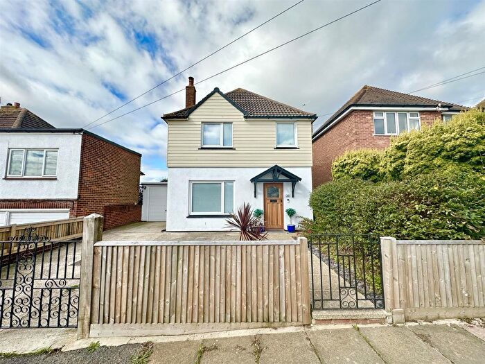 3 Bedroom Detached House For Sale In Southlands Road, Bexhill-On-Sea, TN39