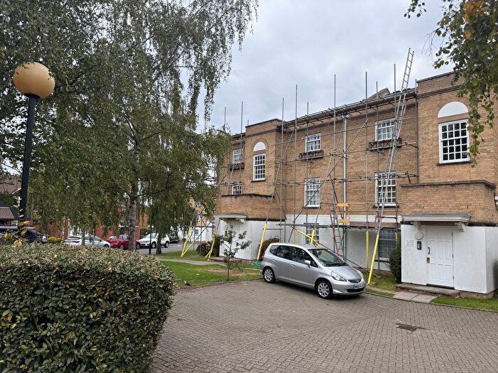 1 Bedroom Flat To Rent In Leigh Hunt Drive, Southgate, N14