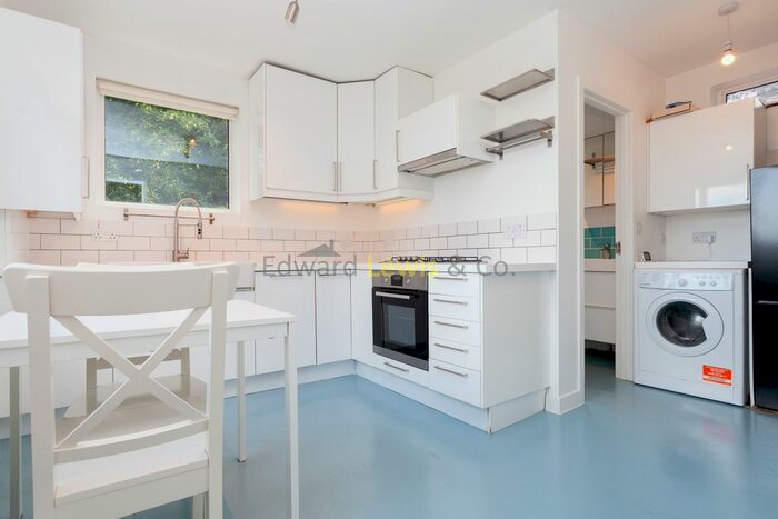 2 Bedroom Flat To Rent In Blythwood Road, London, N4