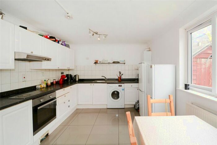 5 Bedroom Property To Rent In Lairs Close, Islington, N7