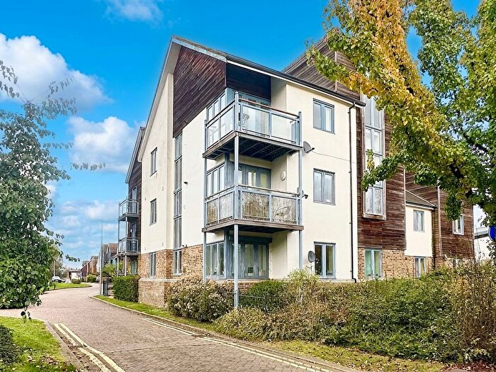 2 Bedroom Flat For Sale In Kingswear Drive, Broughton, MK10