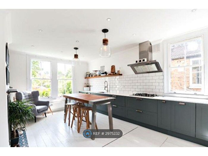 2 Bedroom Flat To Rent In Clive Road, London, SE21