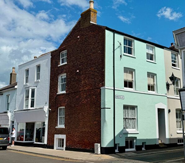 3 Bedroom End Of Terrace House For Sale In Griffin Street, Deal, Kent, CT14