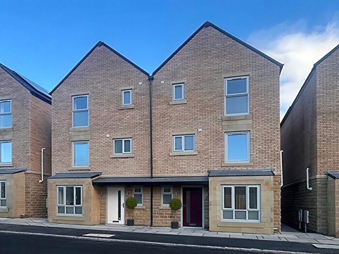 5 Bedroom Semi-Detached House For Sale In Spindle Spur, Bailiff Bridge, Brighouse, HD6