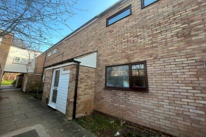 3 Bedroom Property To Rent In Wishaw Close, Redditch, B98