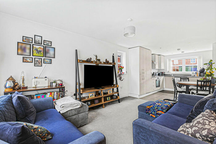 2 Bedroom Semi-Detached House For Sale In Keel Drive, Grove, OX12