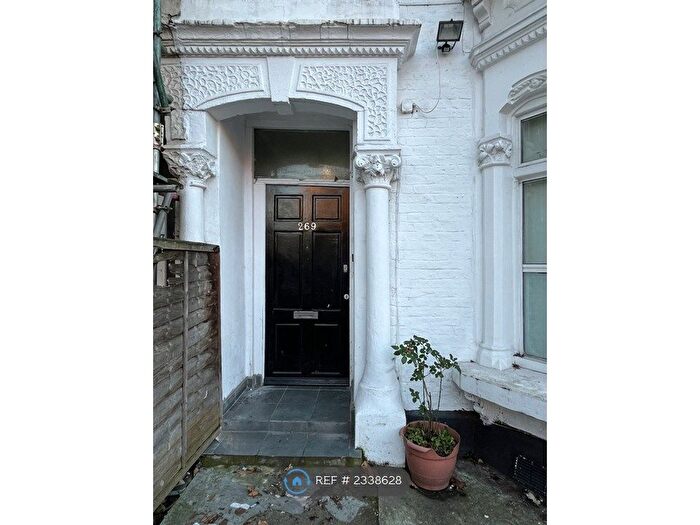 Studio To Rent In High Road, London, N15