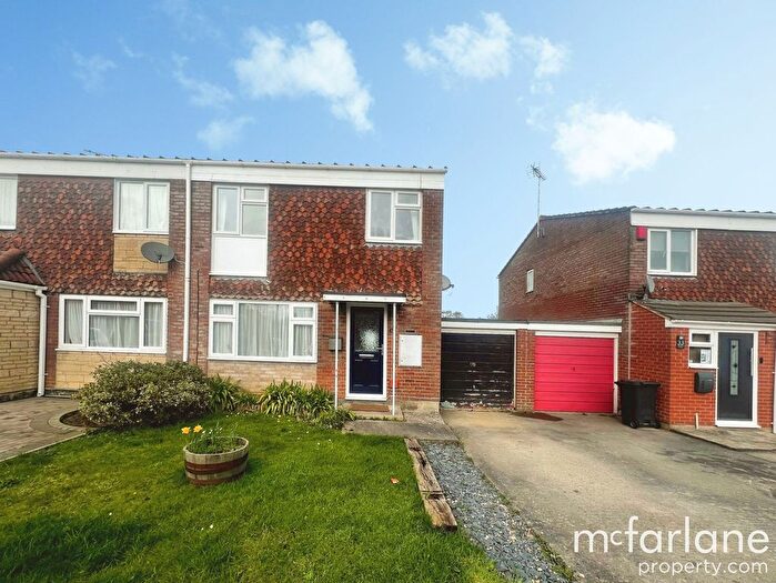 3 Bedroom Semi Detached House For Sale In Dickens Close, Swindon, SN3