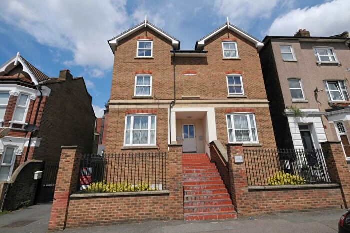 2 Bedroom Flat For Sale In Tedman Court, Limes Grove, Lewisham, SE13
