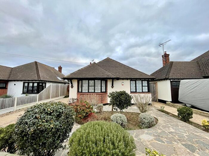 3 Bedroom Bungalow To Rent In Samuels Drive, Thorpe Bay, Essex, SS1