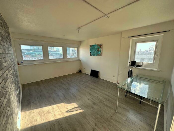 2 Bedroom Apartment To Rent In Brindley Drive, Birmingham, B1