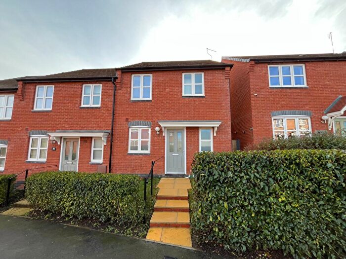 3 Bedroom Town House To Rent In King Lane, Burton-On-Trent, DE13