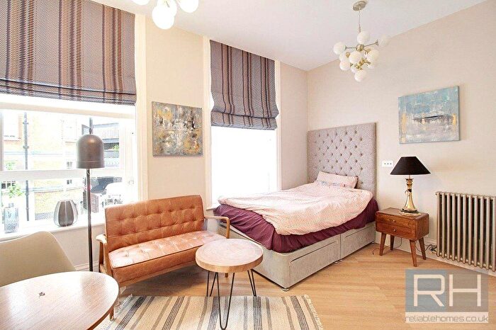 Studio To Rent In Tooley Street, London Bridge, London, SE1