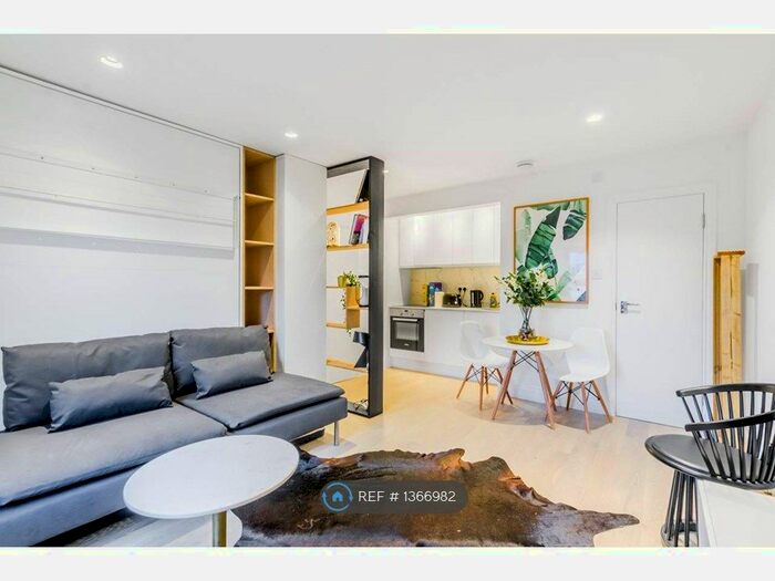 Studio To Rent In Talgarth Road, London, W14