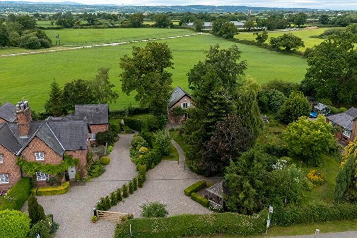2 Bedroom Detached House For Sale In Wrexham Road, Pulford, CH4