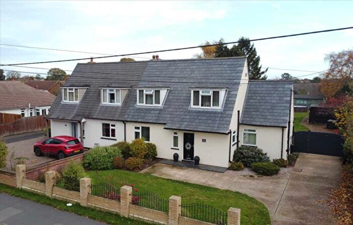 3 Bedroom Semi Detached House For Sale In Edmonton Road, Kesgrave, IP5