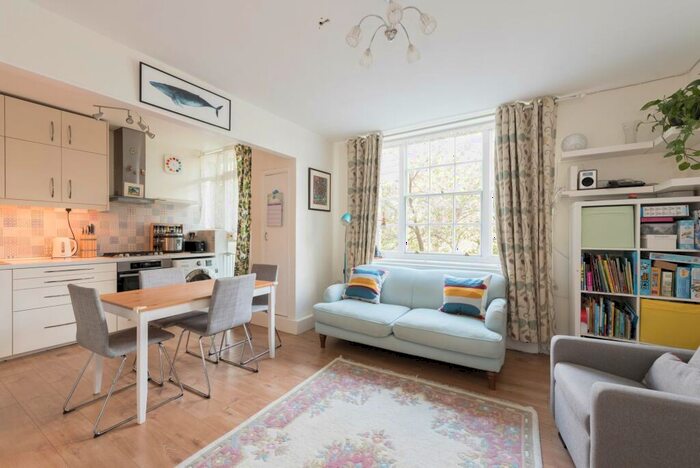 3 Bedroom Apartment To Rent In Upper Park Road, London, NW3