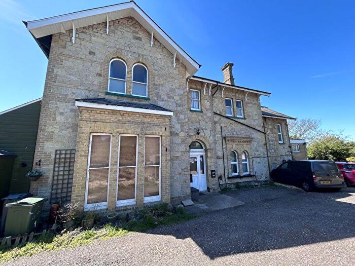 3 Bedroom Flat For Sale In St. Johns Road, Ventnor, PO38