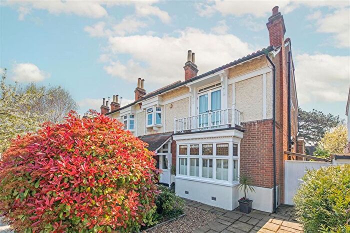 4 Bedroom Property For Sale In King Edwards Grove, Teddington, TW11
