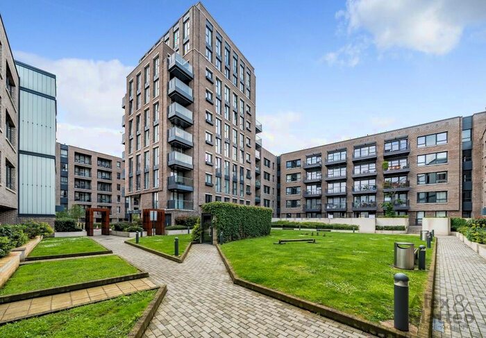 1 Bedroom Flat To Rent In Aurora Point, Canada Water, SE8