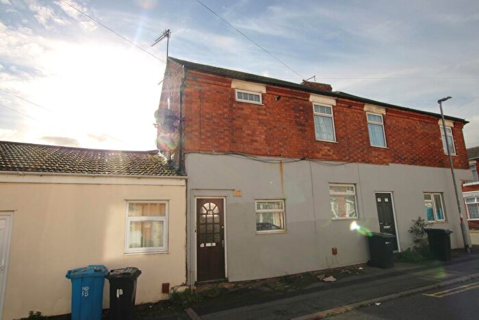 2 Bedroom Maisonette For Sale In Club Street, Kettering, Northamptonshire, NN16