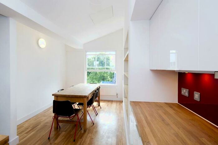 3 Bedroom Flat To Rent In Kentish Town Road, Kentish Town, NW5