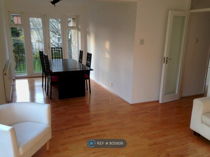 2 Bedroom Flat To Rent In Delroy Court, London N20