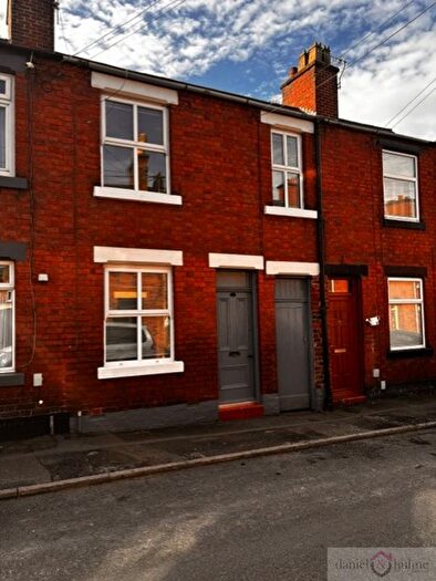 2 Bedroom Town House To Rent In Grosvenor Street, Leek, Staffordshire, ST13