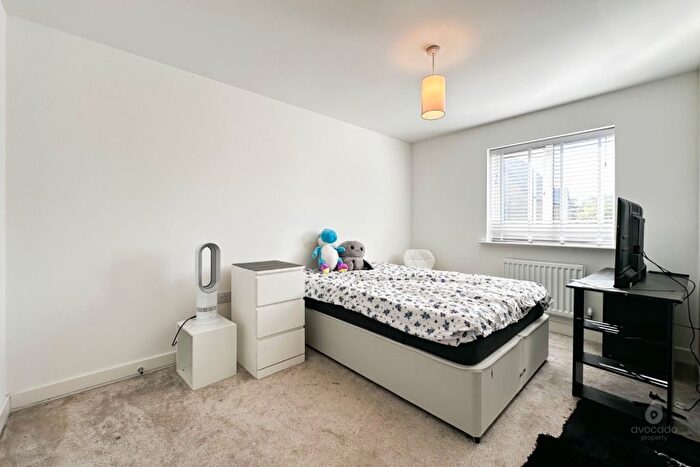 4 Bedroom Detached House For Sale In Trussell Road, Warfield, Berkshire, RG42
