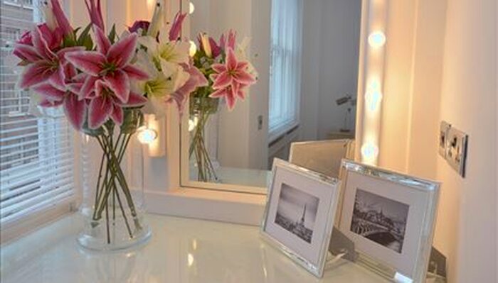 1 Bedroom Flat To Rent In Hill Street, London, W1J