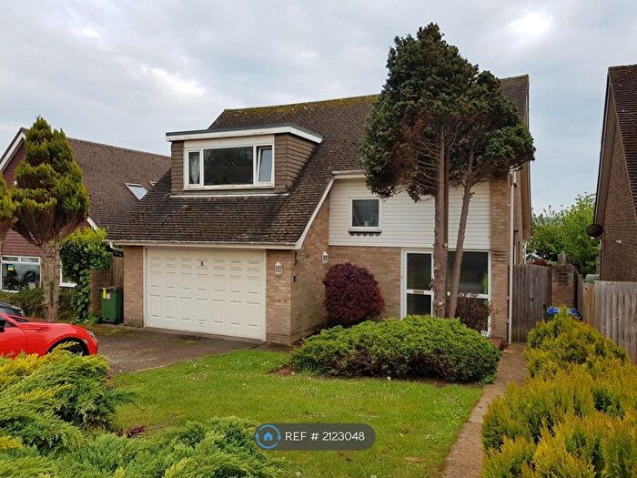 3 Bedroom Detached House To Rent In Lexden Drive, Seaford, BN25