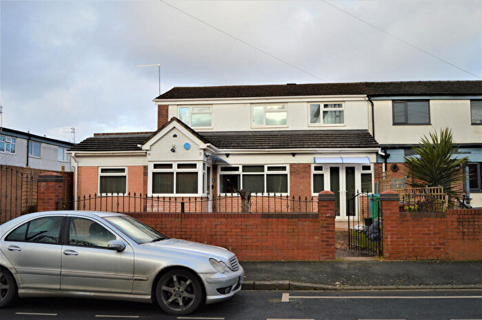 7 Bedroom Semi Detached House For Sale In Rostron Avenue, Manchester, M12