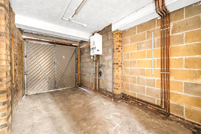 4 Bedroom House To Rent In Aldington Close, Dagenham, RM8