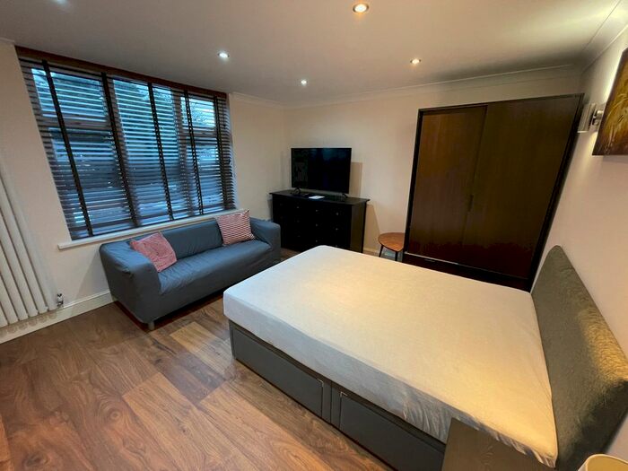Studio To Rent In Westminster Gardens, Ilford Essex IG6