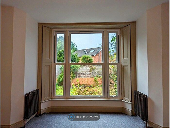2 Bedroom Flat To Rent In Palace Square, London, SE19