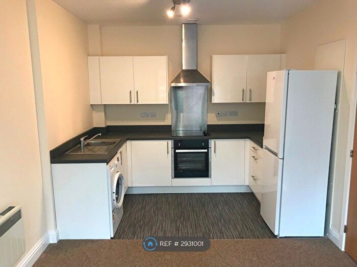 1 Bedroom Flat To Rent In Farnsby Street, Swindon, SN1