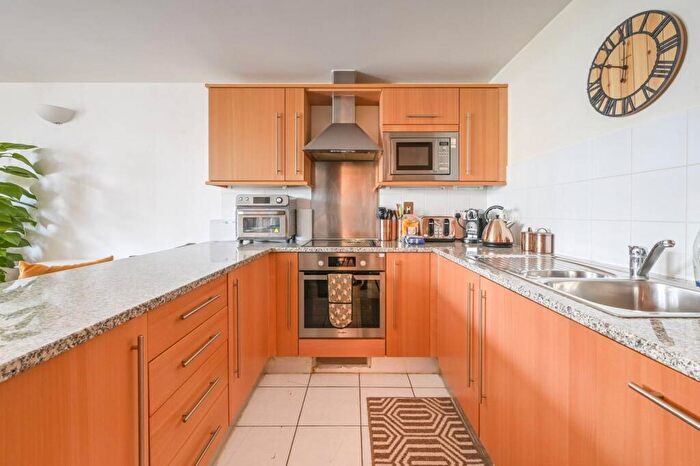 1 Bedroom Flat To Rent In Plumbers Row, Aldgate, London, E1