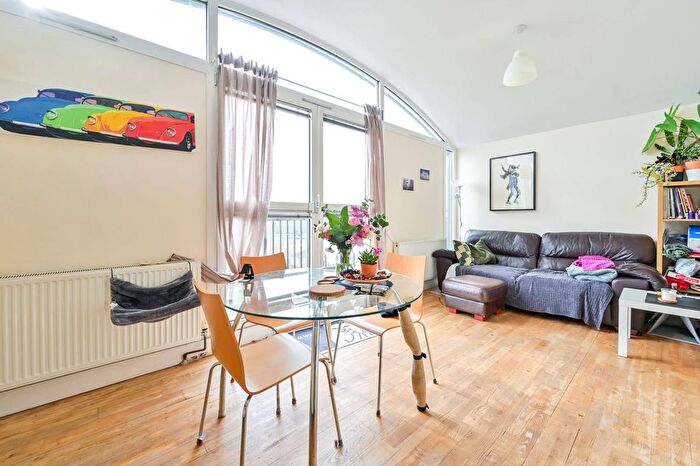 1 Bedroom Flat To Rent In Rotherhithe Street, Rotherhithe, London, SE16