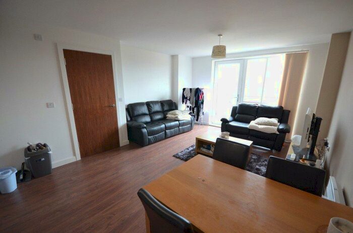 2 Bedroom Apartment To Rent In The Riley Building, Lowry Wharf, Salford, M5