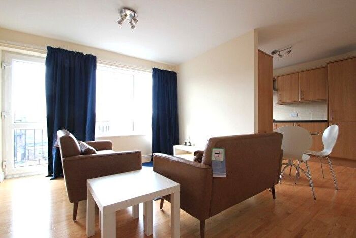 2 Bedroom Flat To Rent In Hanover Street, Newcastle-Under-Lyme, ST5