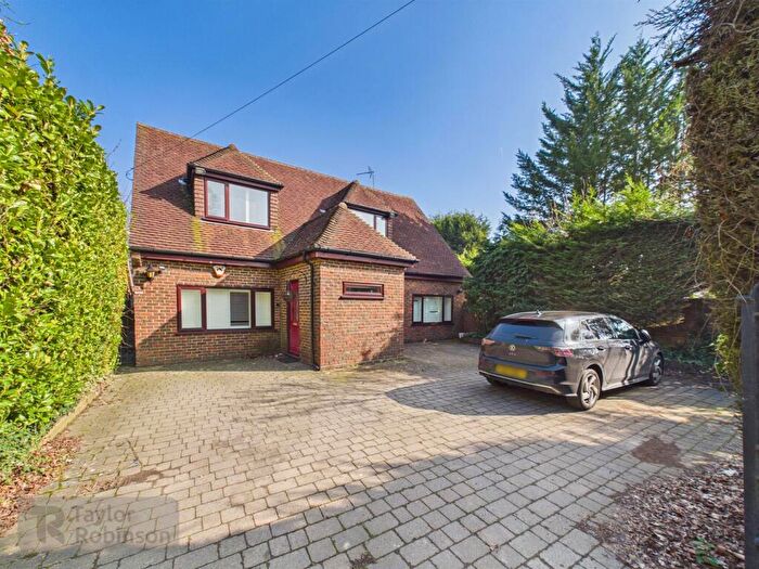 5 Bedroom Detached House For Sale In Turners Hill Road, Crawley Down, RH10