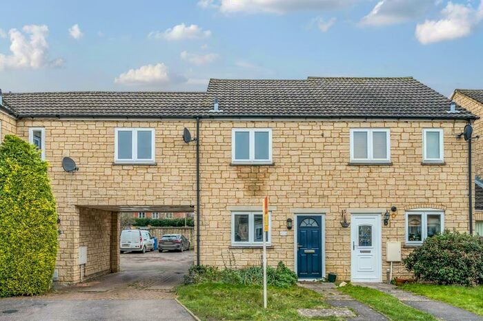 2 Bedroom Terraced House To Rent In Avocet Way, Bicester, OX26