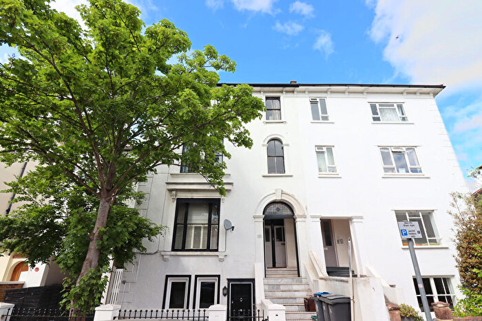 2 Bedroom Apartment To Rent In Cadogan Road, Surbiton, KT6