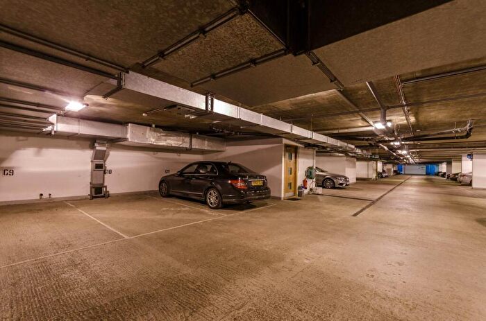 2 Bedroom Flat To Rent In Marlborough Hill, St John's Wood, London, NW8