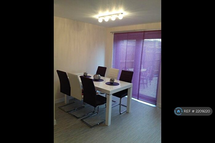 3 Bedroom Semi-Detached House To Rent In St Matthias Road, Nottingham, NG3